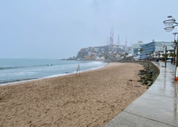 Continúa el pronóstico de lluvias y cielo mayormente nublado en el puerto de Mazatlán
