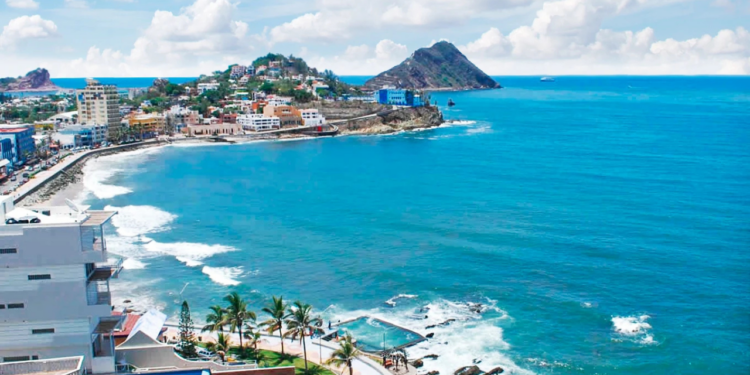 Inicio de semana con intenso calor húmedo y cielo mayormente soleado se pronostica en Mazatlán