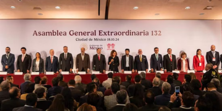 Trabajadores y empresarios del Infonavit rechazan plan de vivienda de Sheinbaum; regresivo convertirse en constructora, señalan