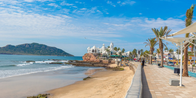 Martes con nubes y claros la mayor parte del día se pronostica en Mazatlán