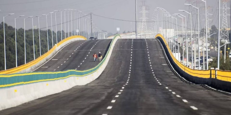 En 2025, Sheinbaum prevé que obras de infraestructura impulsadas por AMLO se concluyan