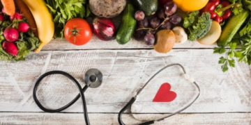 7 alimentos que son aliados para la salud del corazón, según un experto en cardiología