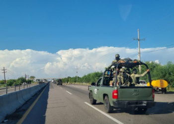 Camioneta despojada en la Maxipista Mazatlán-Culiacán era de la Comisionado de Búsqueda de Personas Desaparecidas del Estado