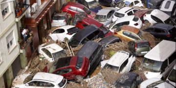 Devastadoras inundaciones en España dejan impactantes imágenes; suman más de 90 muertos