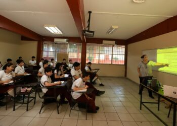 Registran escuelas de Culiacán hasta un 80 % de actividad presencial:Gobernador