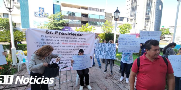 Vecinos de Villa Adolfo López Mateos “El Tamarindo” exigen destitución de la Sindica Municipal de la comunidad