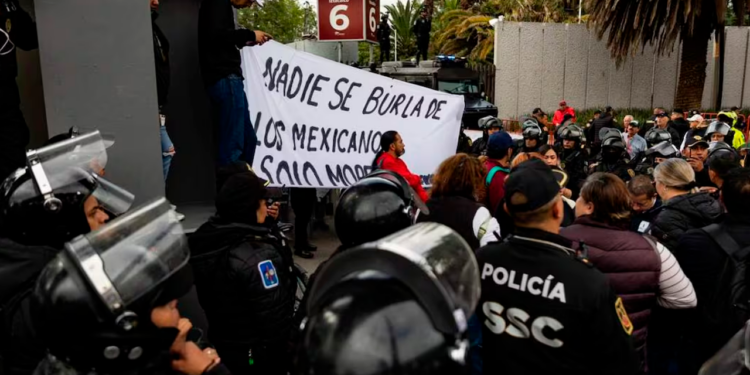 Trabajadores del Poder Judicial protestan en el Autódromo Hermanos Rodríguez; policía encapsula a los manifestantes