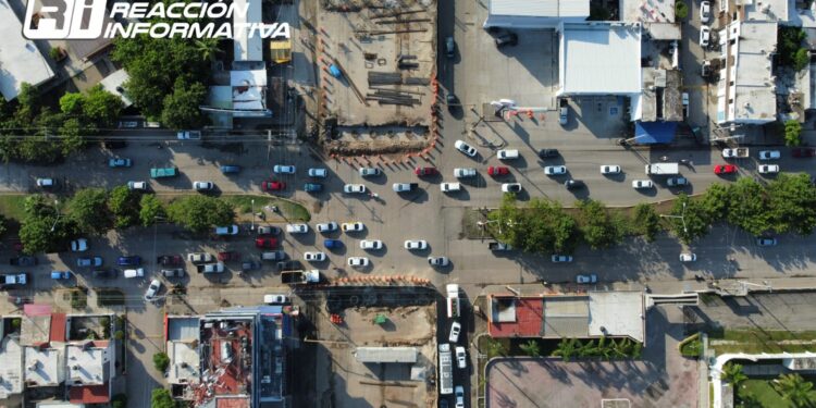 Pese a que aceleran trabajos de obras en Av. Insurgentes y Paso Superior Colosio siguen los conflictos viales