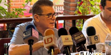 “Necesario cuidar el turismo en Mazatlán”, Alcalde encargó a Rocha Moya hablar del puerto con autoridades federales