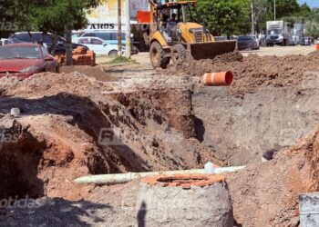 Trabajos de colector en Av. De Las Torres y Clouthier, en Mazatlán, “caminan” a paso lento
