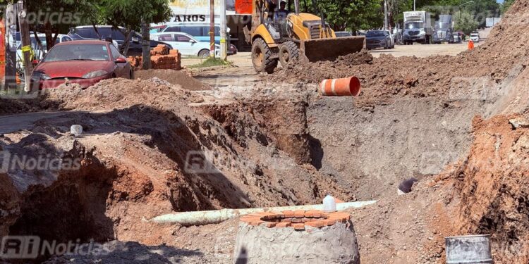 Trabajos de colector en Av. De Las Torres y Clouthier, en Mazatlán, “caminan” a paso lento