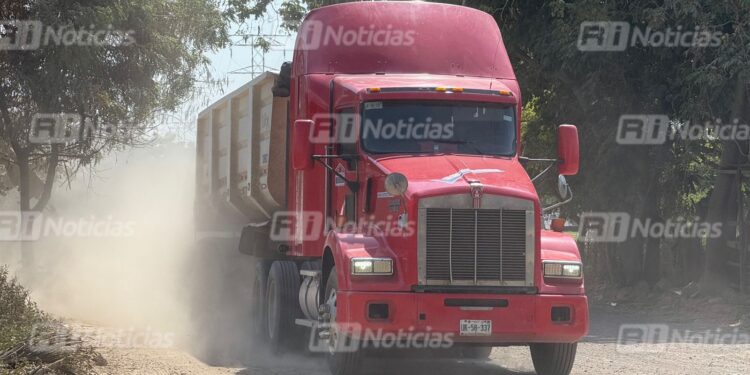 Suman 79 días de que se anunció reencarpetar el tramo de Av. De Las Torres por construcción del puente de la Colosio