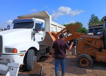 Hombre pierde la vida al caerle encima la caja de una góndola en Culiacán