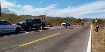 Localizan a mujer sin vida junto a la carretera Culiacán-Mazatlán en San Ignacio