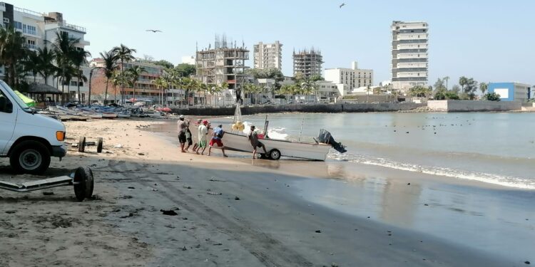 Pescadores de Playa Norte reportan bajas ventas y poca producción en el último mes