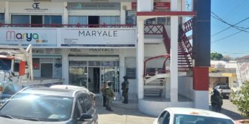 Desalojan locales de una plaza comercial después de sufrir amenazas de incendiar el lugar