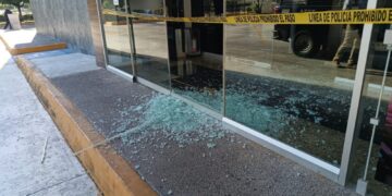 Delincuentes se roban un cajero automático de un casino en Culiacán