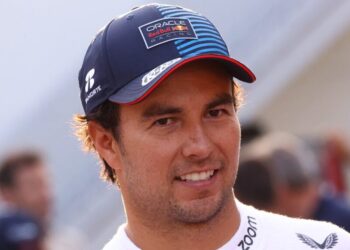 Hola Checo: ¿Cómo puedes recibir una videollamada gratis con Checo Pérez y hasta obtener su autógrafo?