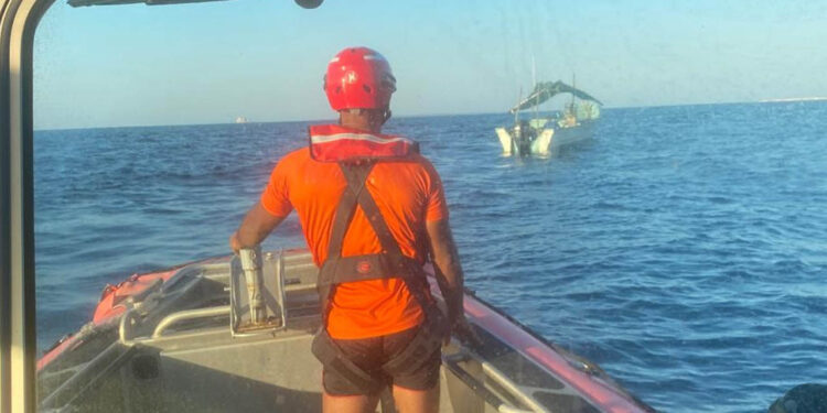 La Secretaría de Marina informa sobre la búsqueda y localización de embarcación pesquera en Área Natural Protegida en Islas Marías, Nayarit