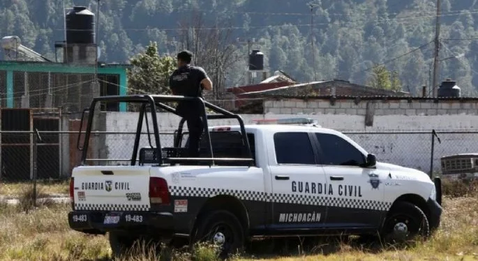 Explota mina terrestre en Michoacán y deja cuatro policías heridos