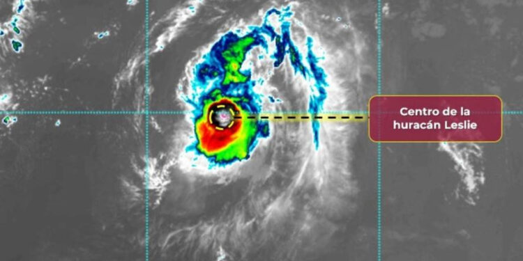 Leslie toma fuerza y se intensifica a huracán de categoría 1: ¿puede golpear a México?
