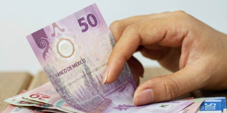 Busca Sheinbaum que salario mínimo tenga un aumento de al menos 12% en 2025