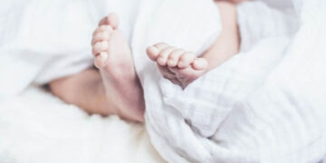 Bebé de 9 meses es declarada muerta y despierta en pleno funeral, horas después fallece: “estamos devastados”