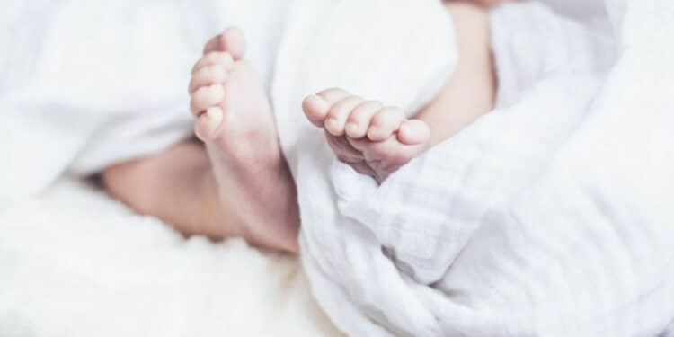 Bebé de 9 meses es declarada muerta y despierta en pleno funeral, horas después fallece: “estamos devastados”