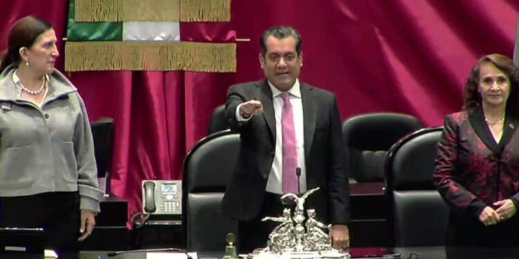 Sergio Gutiérrez Luna rinde protesta como Presidente de la Cámara de Diputados; sustituye a Ifigenia Martínez