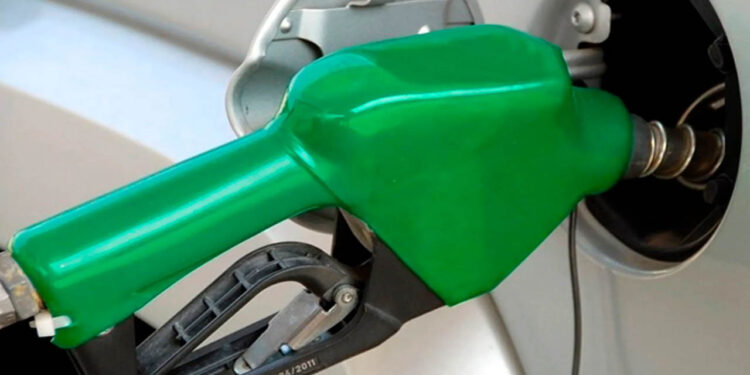 Hacienda devuelve subsidio a la gasolina Magna