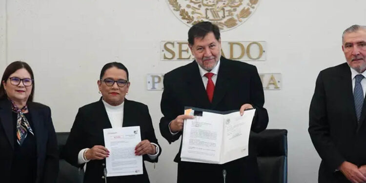 Rosa Icela entrega al Senado iniciativas presidenciales para elección de juzgadores