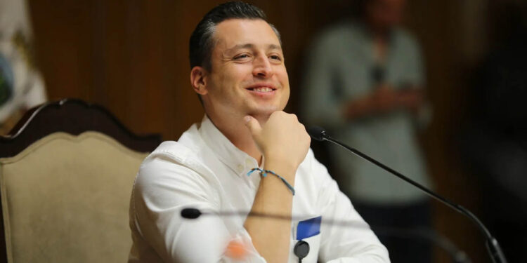 Senado concede licencia a Luis Donaldo Colosio Riojas tras hospitalización