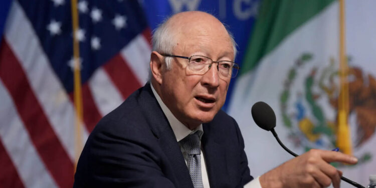 “Sí hemos tenido comunicación con la FGR”, dice Ken Salazar sobre detención de ‘el Mayo’