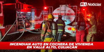 Incendian auto en cochera de vivienda en Valle Alto, Culiacán