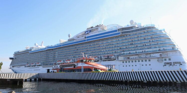 Arriba el crucero Discovery Princess a Mazatlán con más de 4 mil pasajeros