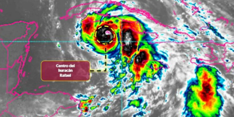 Huracán Rafael gana fuerza y se convierte en categoría 2: ¿En dónde tocará tierra?
