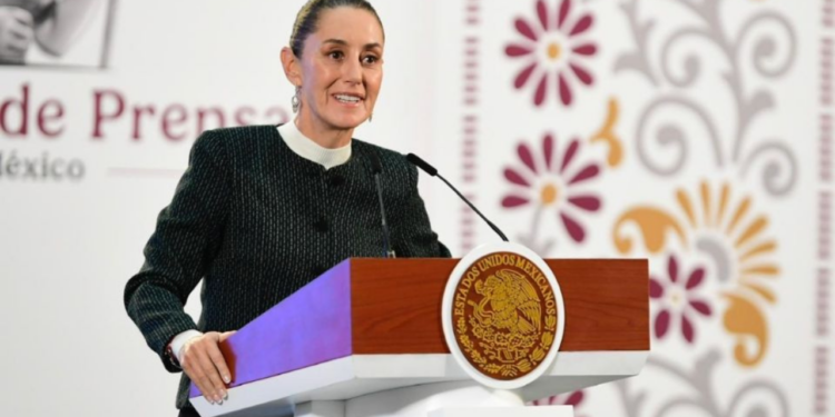 Claudia Sheinbaum descarta desplome del peso: “la economía está fuerte y sólida”
