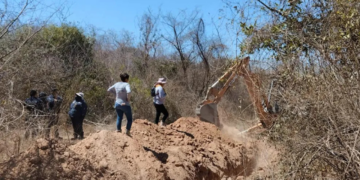 Hallan en Mazatlán cinco cuerpos en dos fosas clandestinas; tres víctimas son mujeres