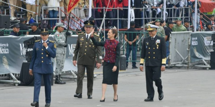 Encabeza Claudia Sheinbaum desfile por 114 aniversario de la Revolución ...