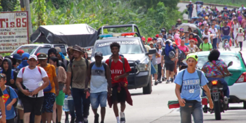 Caravanas migrantes se multiplican en las fronteras de México antes de la llegada de Trump