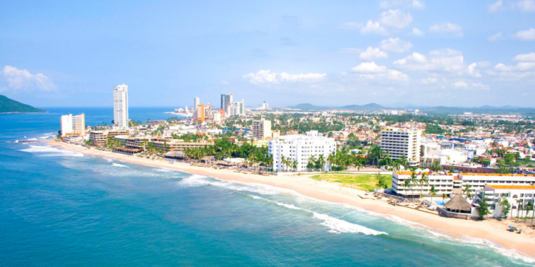 Inicia la semana con cielo soleado y la temperatura continúa registrando descenso en Mazatlán