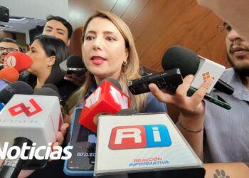 Entrega Feliciano Castro Tercer Informe de Gobierno de Rubén Rocha Moya al Congreso de Sinaloa