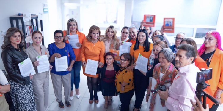 Presentan paquete de iniciativas para erradicar la violencia contra las Mujeres en Sinaloa