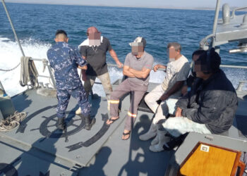 Marina rescata a seis tripulantes de buque camaronero de Mazatlán