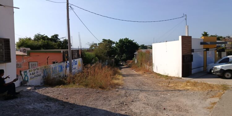 Ejecutan a dos hombres en Culiacán y Navolato: uno con narcomensaje