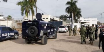 Desalojan a visitantes del penal de Aguaruto tras pleito entre reos en Culiacán