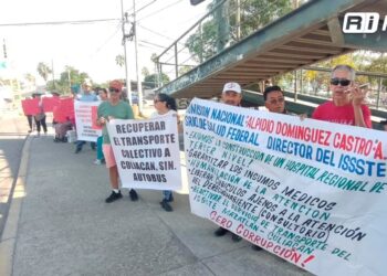 Derechohabientes del ISSSTE en Mazatlán se manifiestan por cancelación de cirugías
