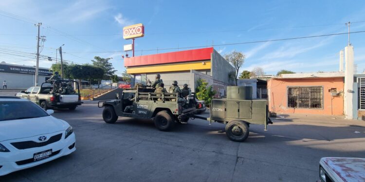 Militares aseguran artefacto explosivo en calles de la colonia Emiliano Zapata en Culiacán