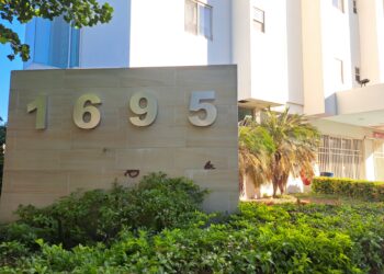 Sujetos armados rafaguean con cuerno de chivo clínica privada del sector Tres Ríos en Culiacán