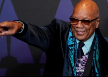Quincy Jones recibe un Óscar honorífico póstumo durante la gala de los Governors Awards